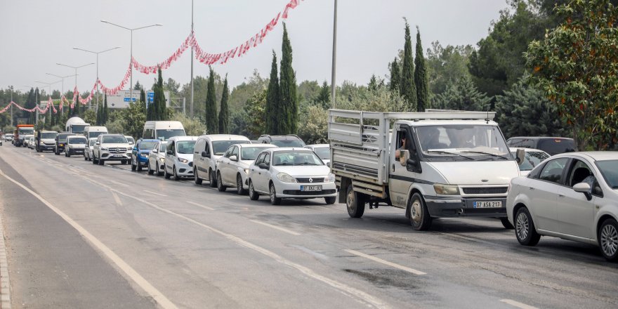 Uluslararası Havalimanı kavşağına çözüm aranıyor