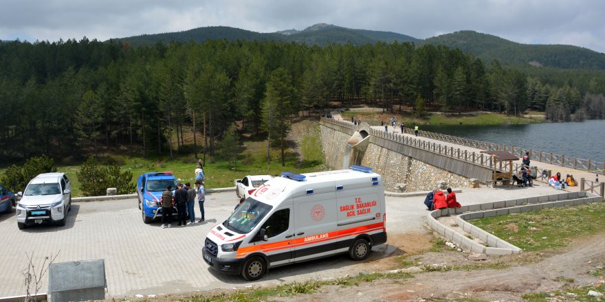 Okul gezisinde gölete düştüler: 2'si öğrenci, 4 kişi boğuldu