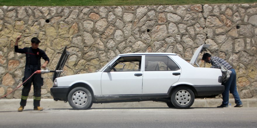 Otomobilde yangın çıktı