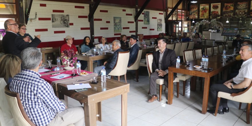 Burdur'da 'Sanat Etkinlikleri Nasıl Olmalı' söyleşisi