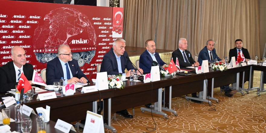 ANSİAD iki bakanı ağırladı