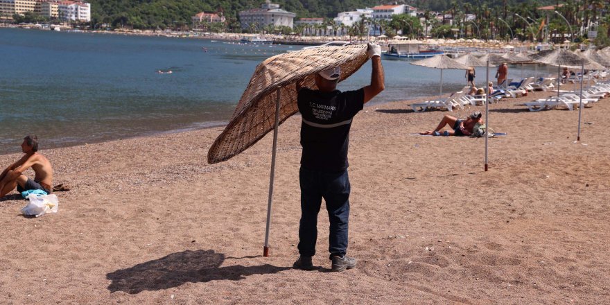 Marmaris'te plajlar sezona hazırlanıyor