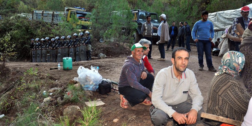 HES karşıtı 11 kişiye verilen para cezasını, mahalleli kampanyayla topladı