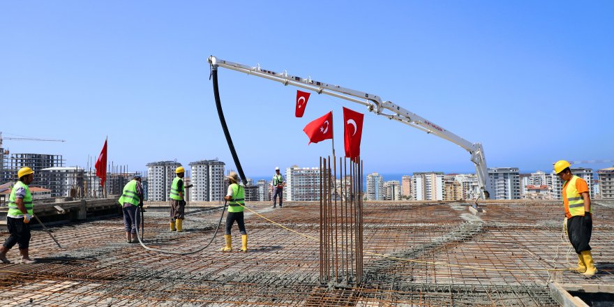 Mahmutlar Kültür ve Etüt Merkezi'nde son beton dökümü