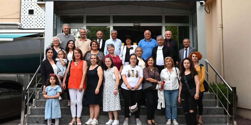 Gönüllü Halk Korosu'ndan Başkan Topaloğlu'na ziyaret