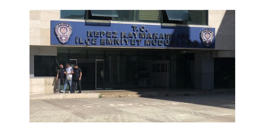 Hükümlü 2 firari polise yakalandı