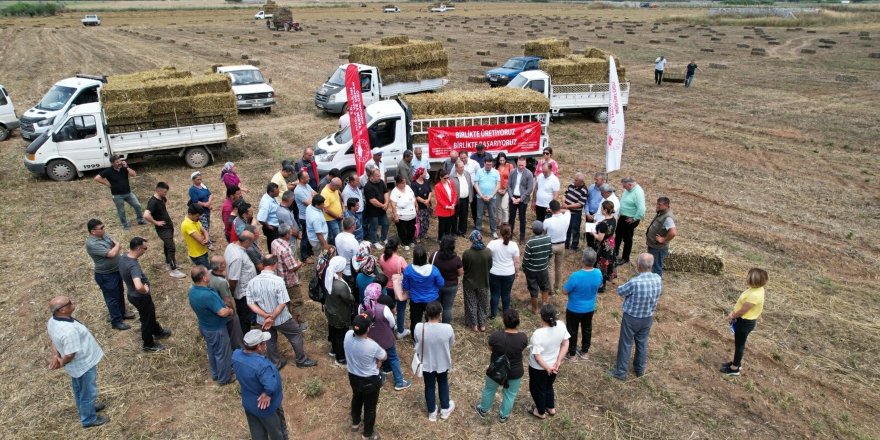 Muğla'da 90 kadın üreticiye saman balyası dağıtıldı