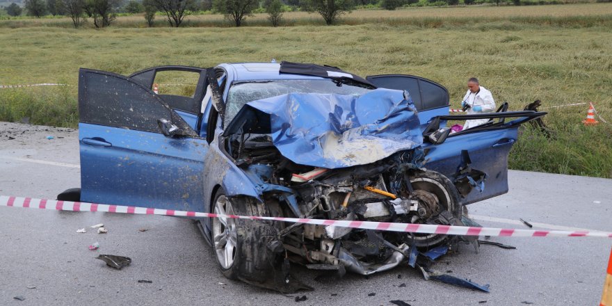 Burdur'da kontrolden çıkan otomobil, refüjü aşıp ciple çarpıştı: 5 ölü, 5 yaralı