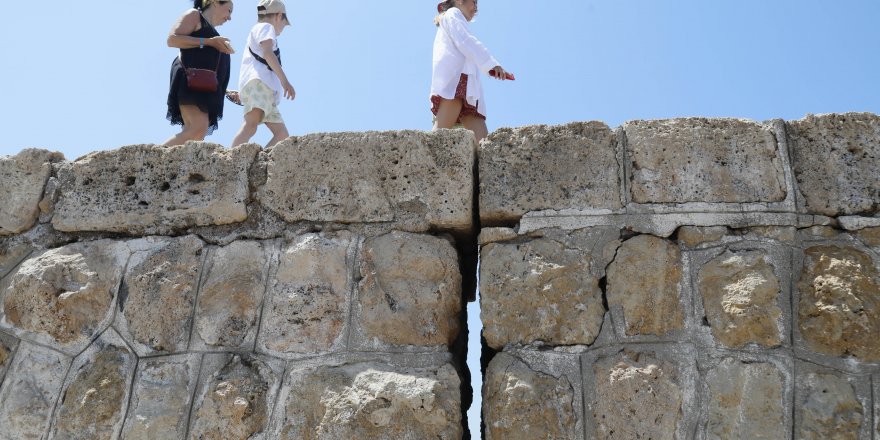 Mendirekteki çatlaklar, 1 yılda 6 santimetre genişledi