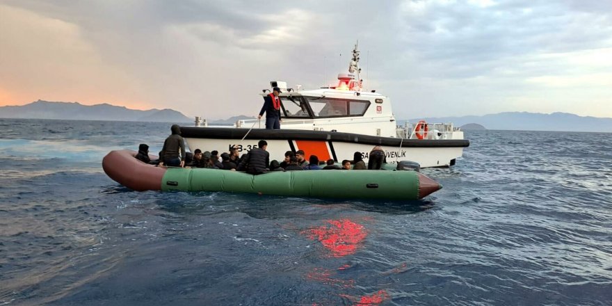 Bodrum açıklarında 27 kaçak gömen yakalandı, 19 kaçak göçmen kurtarıldı