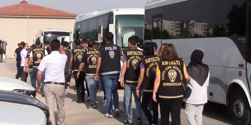 Antalya merkezli 10 ilde 'sanal vurgun' operasyonu: 17 gözaltı