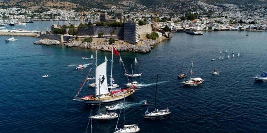 Bodrum'da okul gemisi 'Mavi Bayrak' aldı