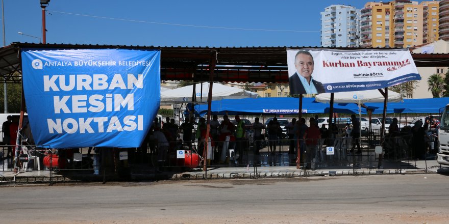 Büyükşehir'den 3 noktada ücretsiz kurban kesimi