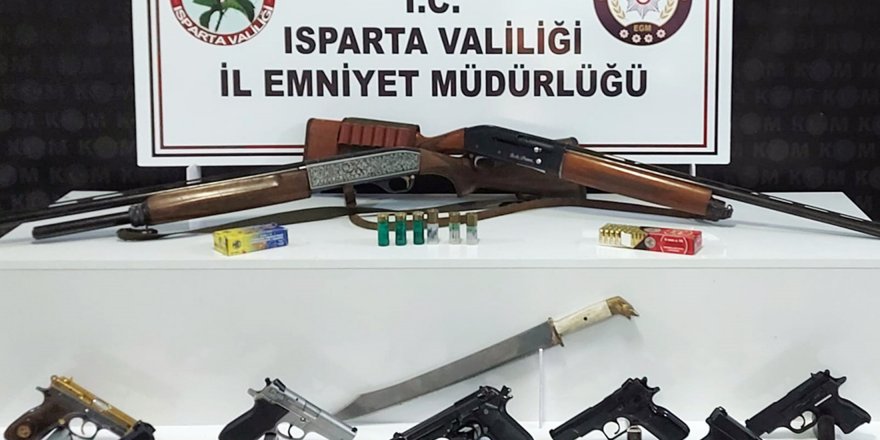 'Kukla' operasyonlarında 8 gözaltı