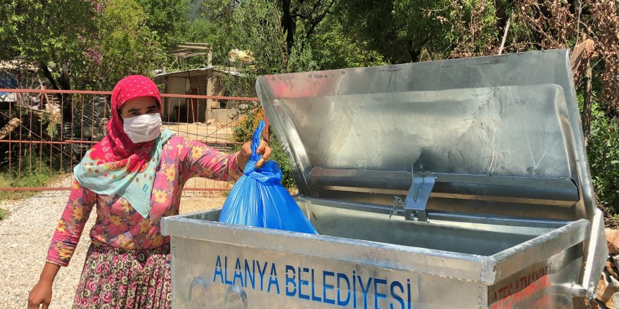 'Kurban atıklarını sokağa değil çöpe at'