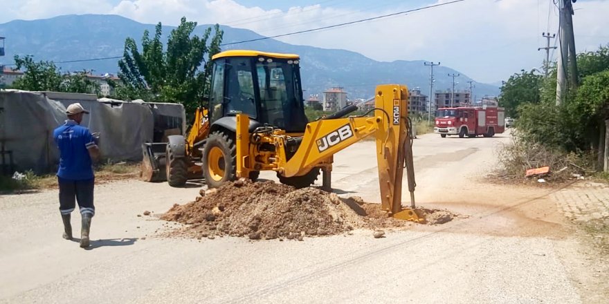 Su şebekesi tamir edilirken doğalgaz hattını patlattılar