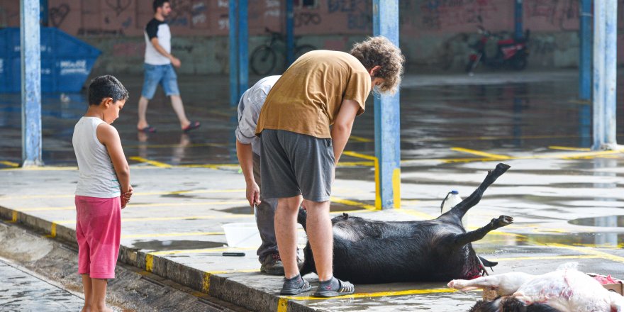 Kurban kesim yerlerinde manzara bu yıl da değişmedi