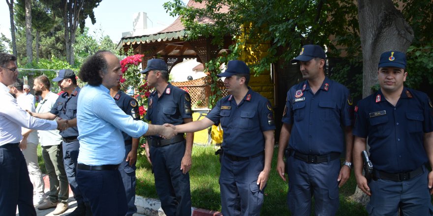 Korkuteli Kaymakamı Üçüncü, asker ve polisle bayramlaştı