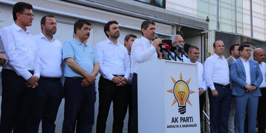 AK Parti'de bayramlaşma