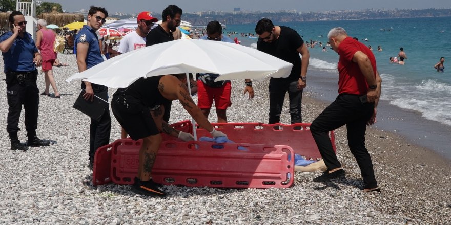 Tatile birlikte gittiği kuzeni boğuldu, yakınlarını gözyaşları içinde aradı