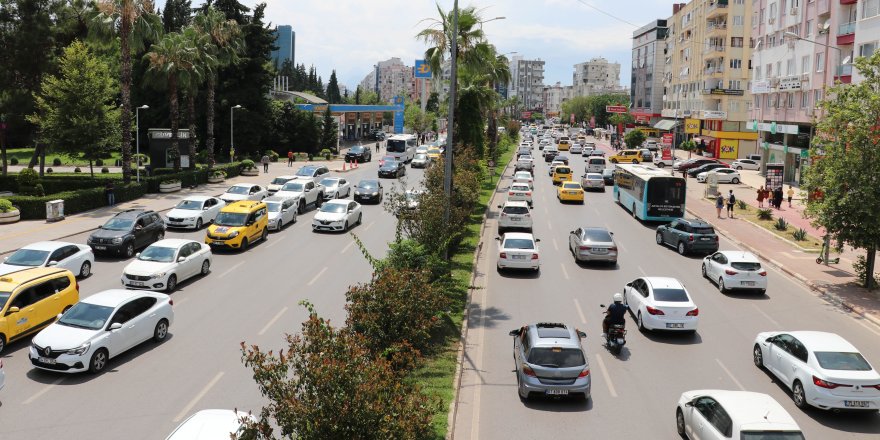 Antalya'da katlanarak büyüyen trafik sorunu