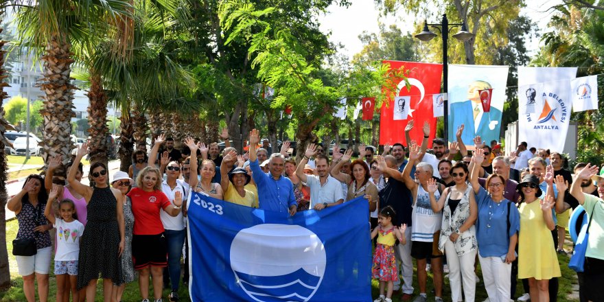 Muratpaşa'nın plajları için mavi bayrak töreni