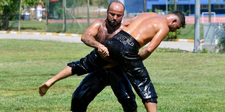 Başpehlivan Okulu, altın kemeri gözüne kestirdi