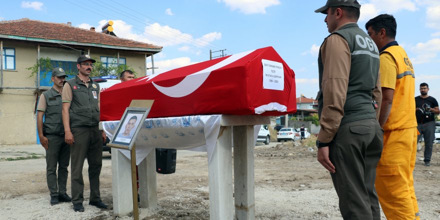 İzmir'deki yangında yaralanan orman işçisi hayatını kaybetti (3)