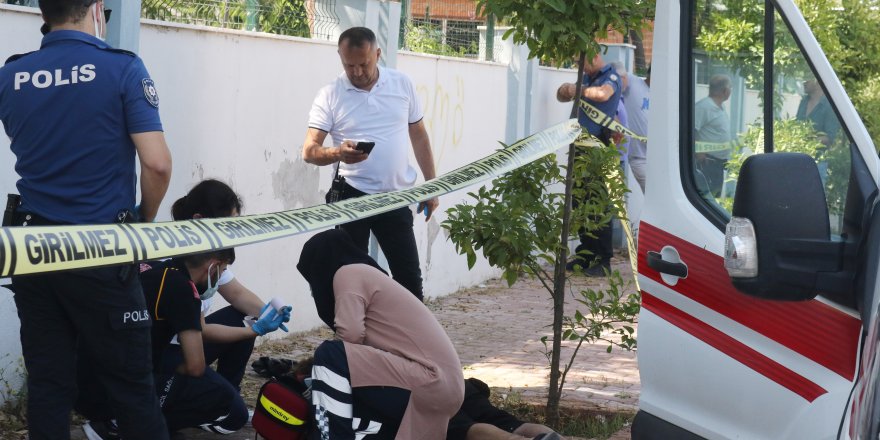 Kaldırımda yüzüstü ölü bulundu