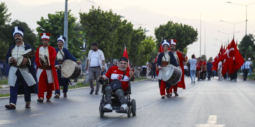 Antalya'da 40 derece sıcakta anma yürüyüşü