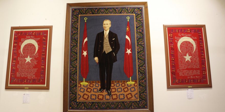 1,1 milyon düğümlü 3 boyutlu Atatürk halısı, müzenin baş köşesinde