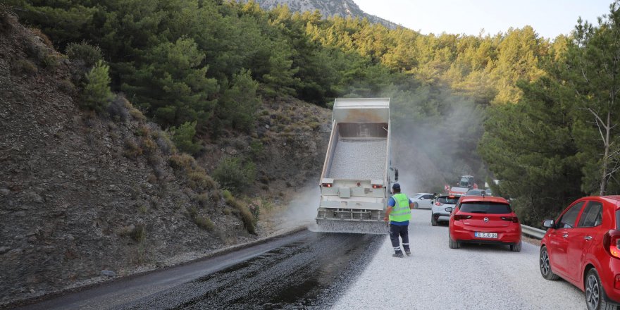 Datça'da  5 mahallenin ikinci kat sathi kaplaması yapılan yolu açıldı