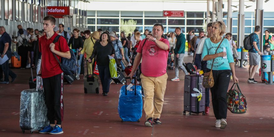 Avrupa'daki Türkler Uçak Bilet Fiyatlarına Tepkili!