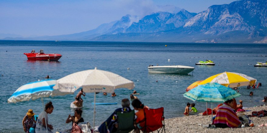 Kemer'deki orman yangını 3'üncü gününde (2)