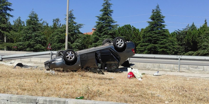 Otomobil takla attı, sürücü yara almadan kurtuldu