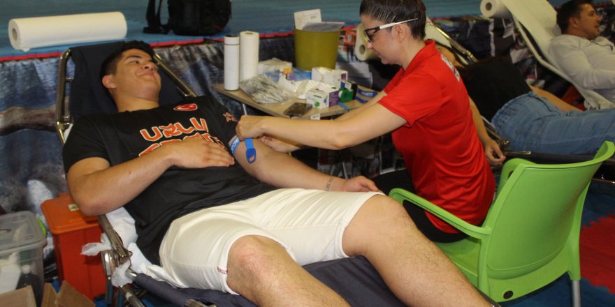 Milli takım sporcularından kan bağışı farkındalığı