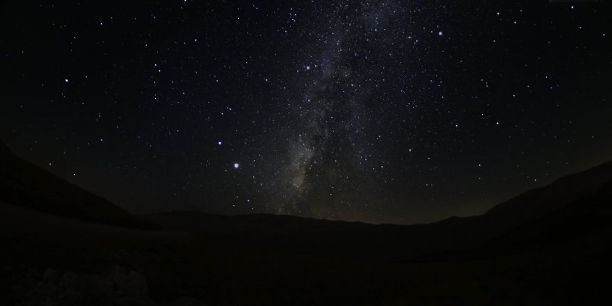 Saniyede 59 kilometre hızla atmosfere girecek gök taşları, ateş topları gibi görünecek