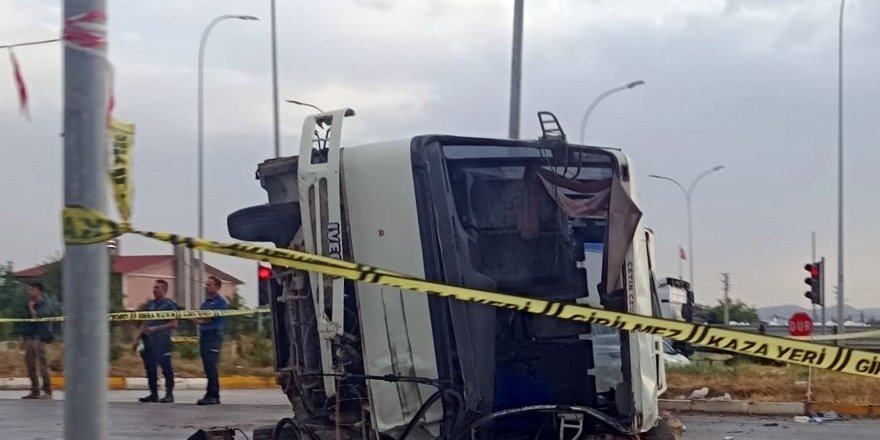 33 kişinin yaralandığı kazada, kamyonet sürücüsü gözaltına alındı 