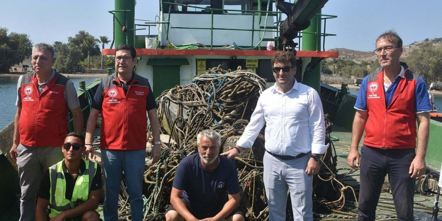 Bodrum'da denizin dibinde tonoz ve çapa temizliği