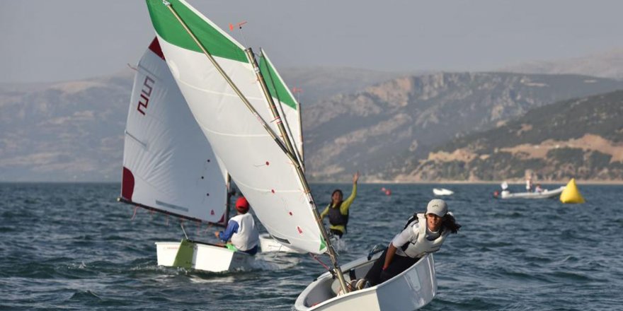 Eğirdir Gölü’nde yelken şampiyonası heyecanı