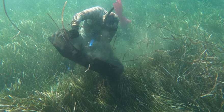 Bodrum'da deniz dibi atık temizliği