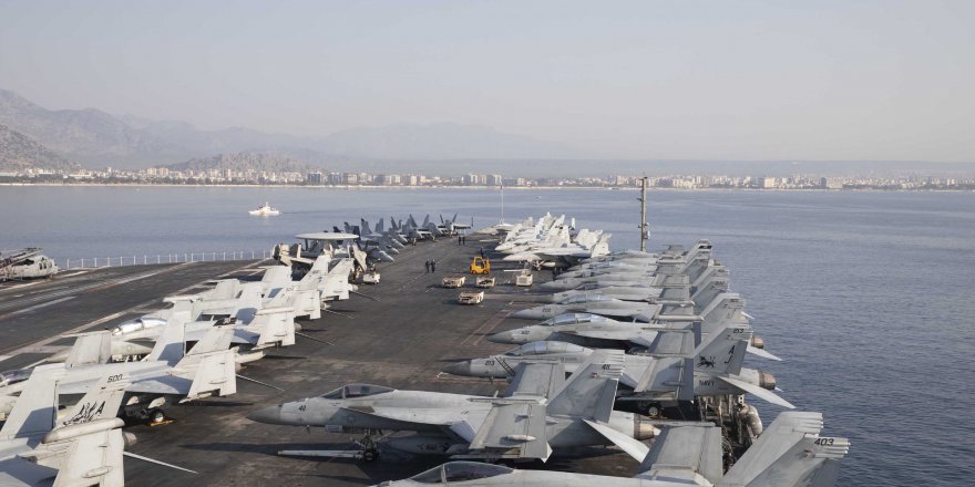 Dünyanın en büyük uçak gemisi USS Gerald R. Ford, Antalya'da 