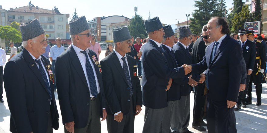 Korkuteli'de Zafer Bayramı törenle kutlandı