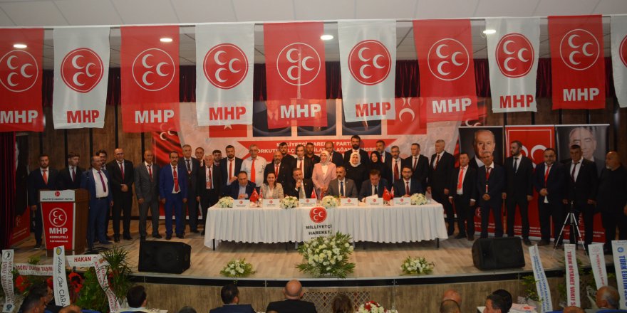 MHP Korkuteli İlçe Başkanı Medine Yapılmışev güven tazeledi