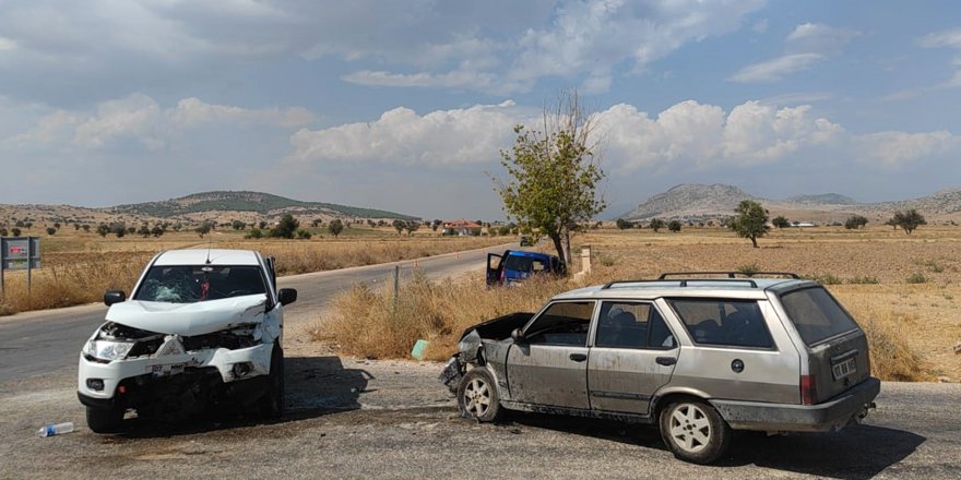 Korkuteli'de kaza: 6 yaralı 