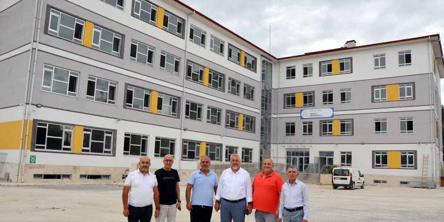 Veliler inşaatın tamamlanıp, okulun açılmasını istedi