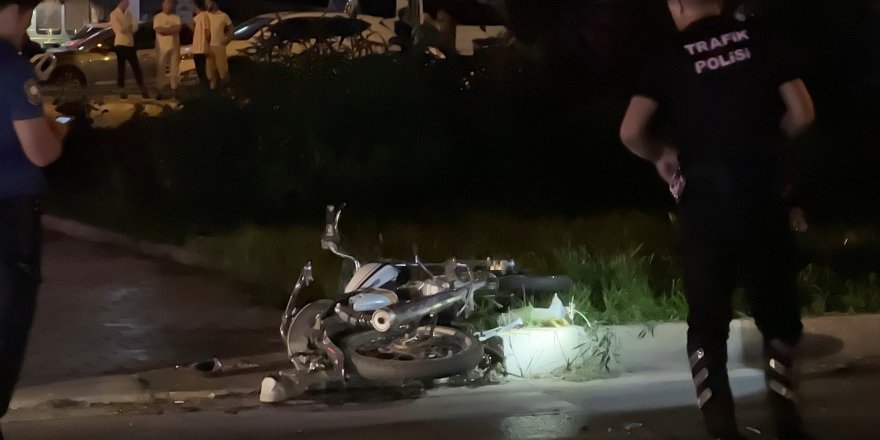Hafif ticari araçla çarpışan motosiklet sürücüsü öldü 