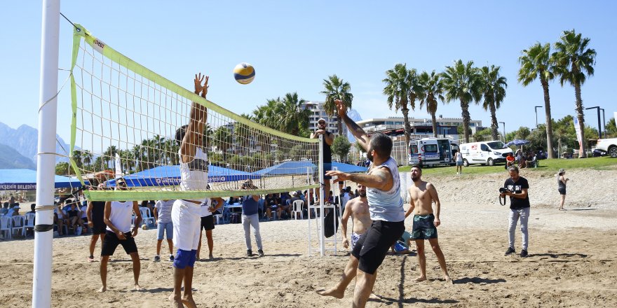 Büyükşehir'den plaj voleybolu turnuvası
