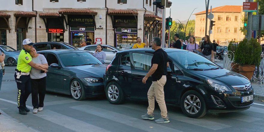 Şoka giren kadını polis teselli etti