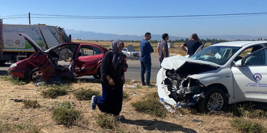 Sandıklı'da kaza: 5 kişi yaralı